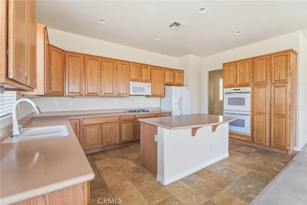 $479,000 | 19300 Macklin Street, Apple Valley, CA 92308