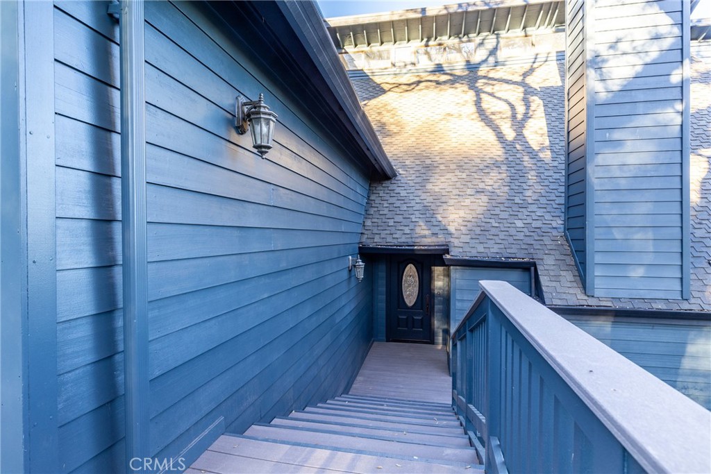 8110 Castenada Lane Atascadero, CA 93422 - Photo 5 of 75 Steps lead you to the front door.