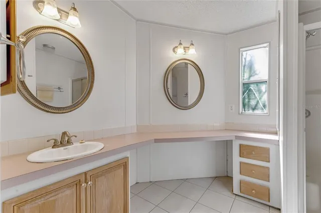 a view of empty room with windows