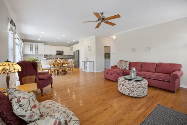 $529,900 | 566 Horizon Drive West, St. Charles, IL 60175