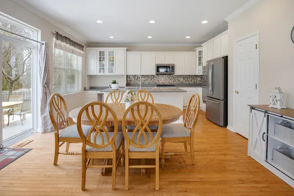 $529,900 | 566 Horizon Drive West, St. Charles, IL 60175
