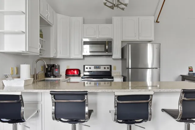 $899,000 | 281 Victorian Village Drive, Unit 31, Elkhart Lake, WI 53020