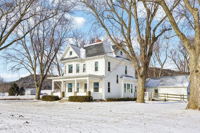 $499,900 | 9874 Highway 19, Mazomanie, WI 53560