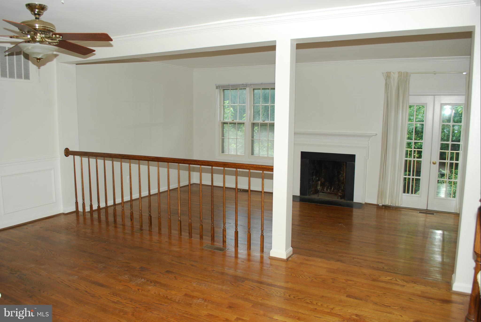 4608 4th Road North Arlington, VA 22203 - Photo 3 of 19 Living Room