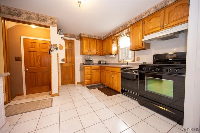 $299,900 | 176 Steven Drive, Cheektowaga, NY 14227