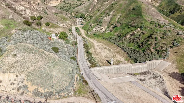 $1,995,000 | 0 Foothill, Sylmar, CA 91342