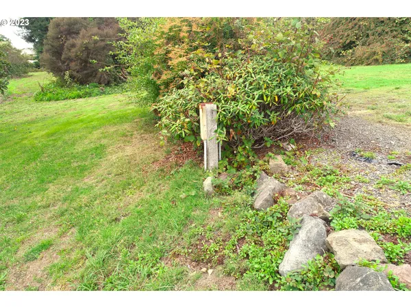 $450,000 | 15282 Highway 101, Brookings, OR 97415