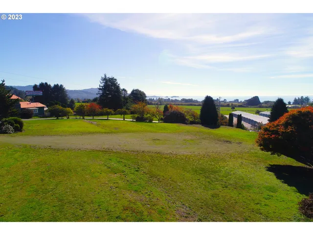 $450,000 | 15282 Highway 101, Brookings, OR 97415