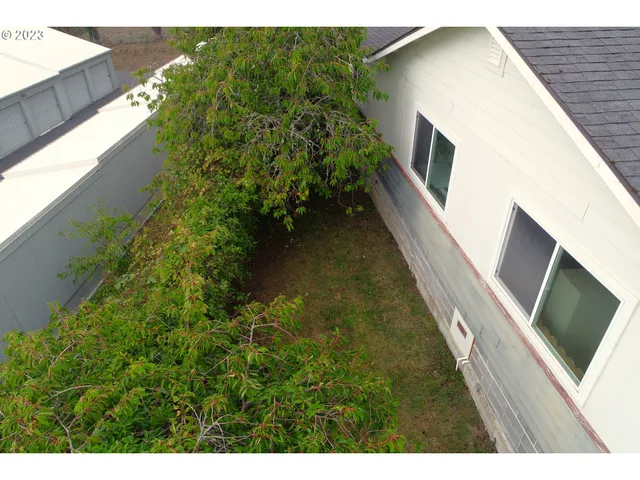 $450,000 | 15282 Highway 101, Brookings, OR 97415