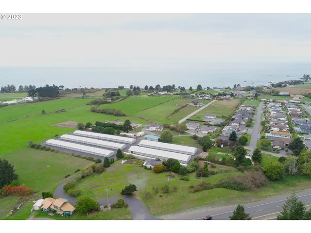 $450,000 | 15282 Highway 101, Brookings, OR 97415