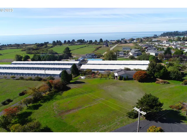 $450,000 | 15282 Highway 101, Brookings, OR 97415