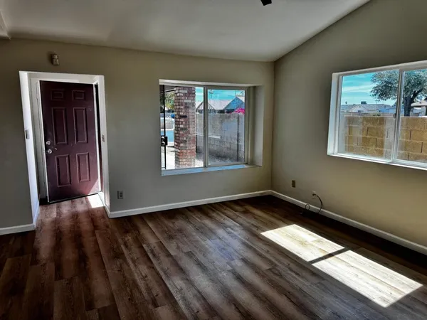 $2,295 | 442 South 32nd Place, Mesa, AZ 85204
