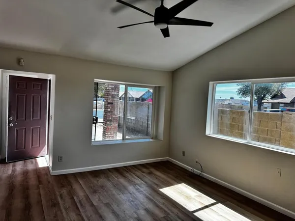 $2,295 | 442 South 32nd Place, Mesa, AZ 85204
