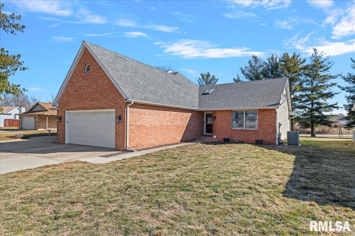 6214 Hayley Court Springfield, IL 62712 - Photo 2 of 32
