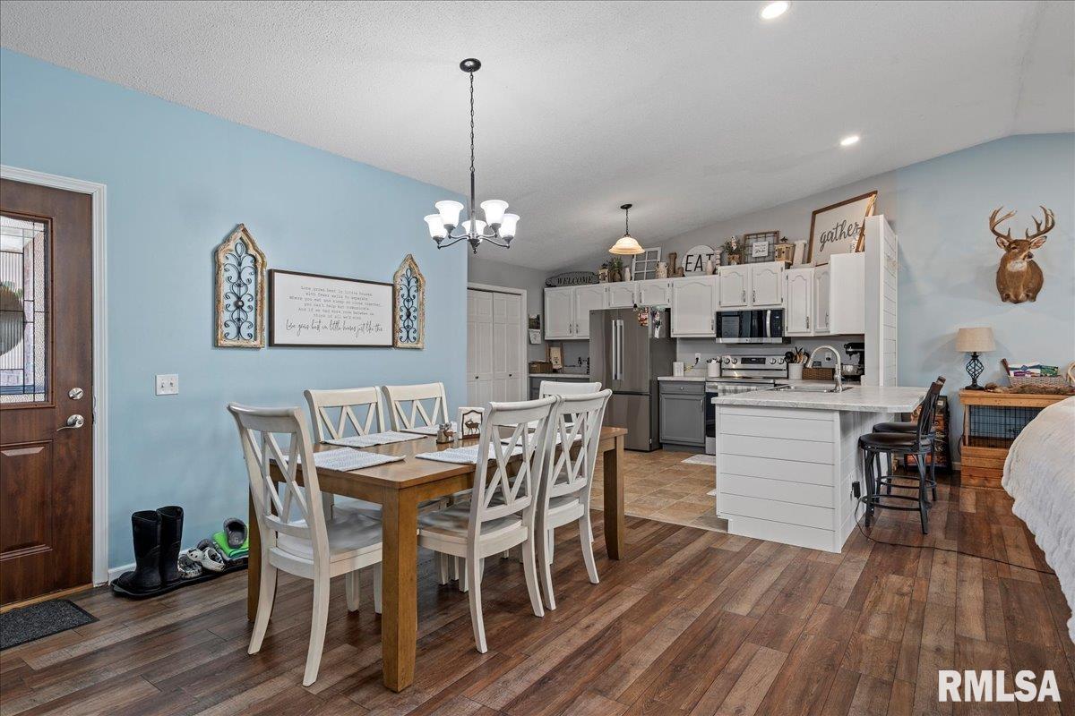 6214 Hayley Court Springfield, IL 62712 - Photo 5 of 32
