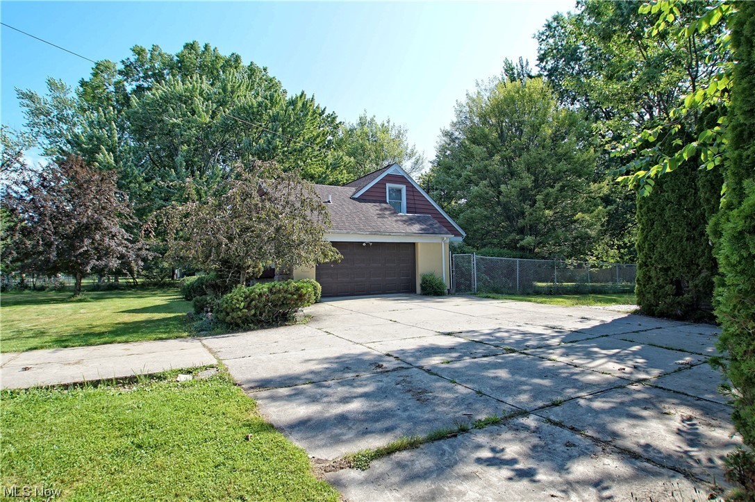 414 Harris Road Richmond Heights, OH 44143 - Photo 3 of 35