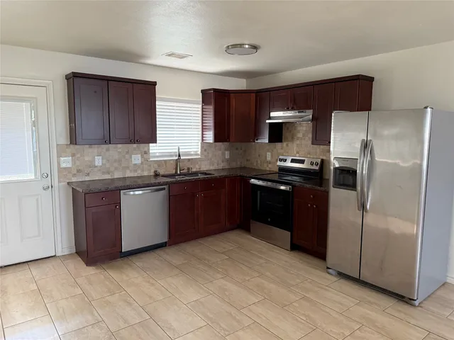 $1,500 | 2724 Avenue D, Unit 5, San Leon, TX 77539