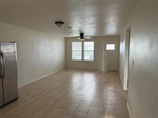 $1,500 | 2724 Avenue D, Unit 5, San Leon, TX 77539