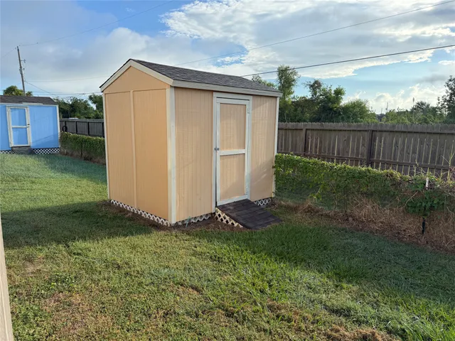 $1,500 | 2724 Avenue D, Unit 5, San Leon, TX 77539