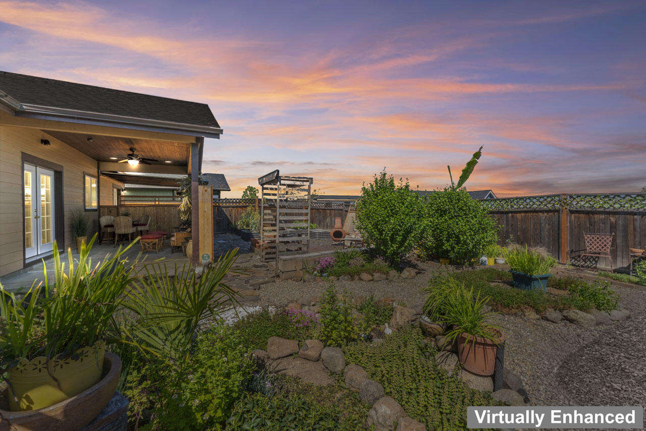 412 Barnum Drive Phoenix, OR 97535 - Photo 26 of 34 Backyard