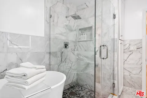 $1,700,000 | 5910 West 77th Place, Los Angeles, CA 90045