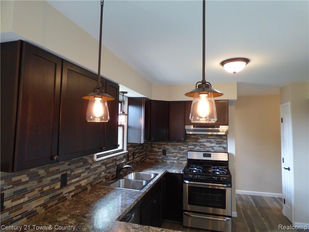 3310 Morrish Road Swartz Creek, MI 48473 - Photo 16 of 49 P1020251.JPG