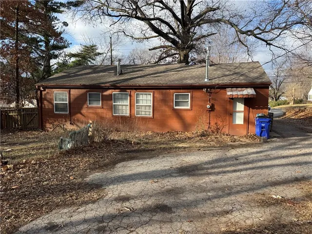 $120,000 | 7001 Raytown Road, Raytown, MO 64133