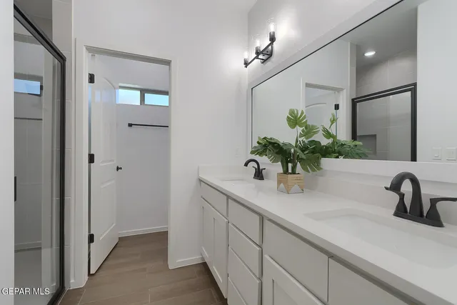 $291,950 | 449 Davis Greenwood Court, Vinton, TX 79821