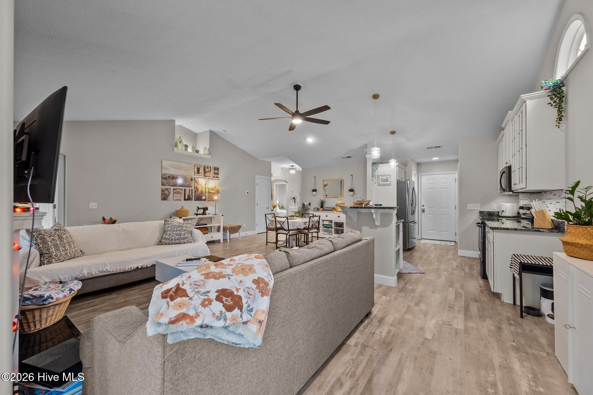 508 Azalea Drive Hampstead, NC 28443 - Photo 23 of 38 Great Room