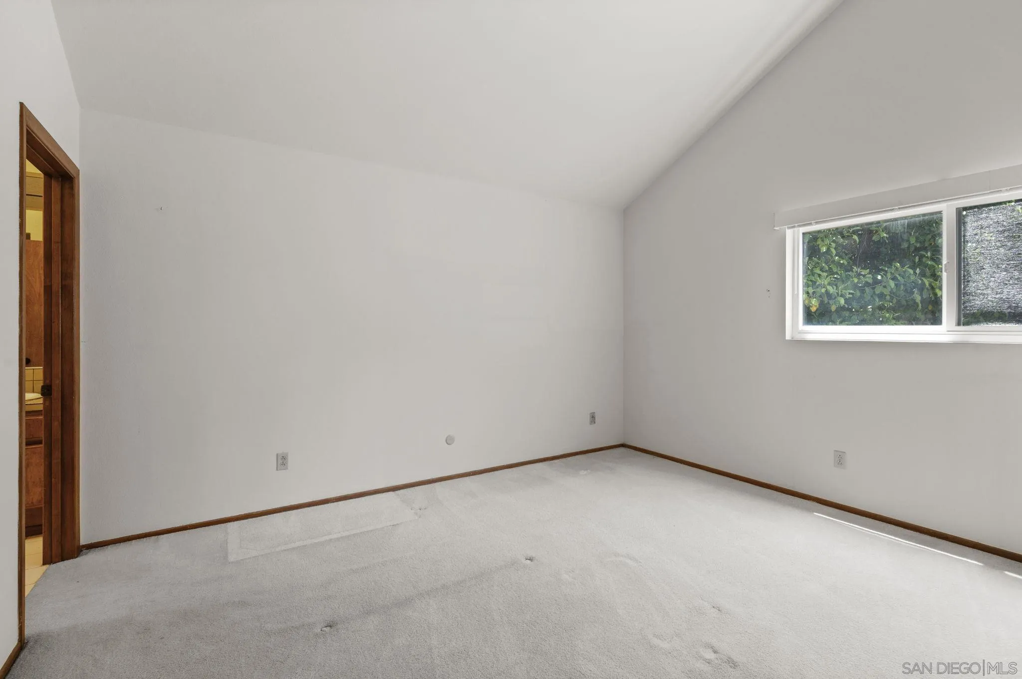 2029 Del Mar Heights Road Del Mar, CA 92014 - Photo 31 of 51 an empty room with a window