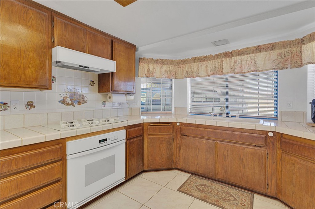 11574 Silver Rock Road Pinon Hills, CA 92372 - Photo 16 of 56