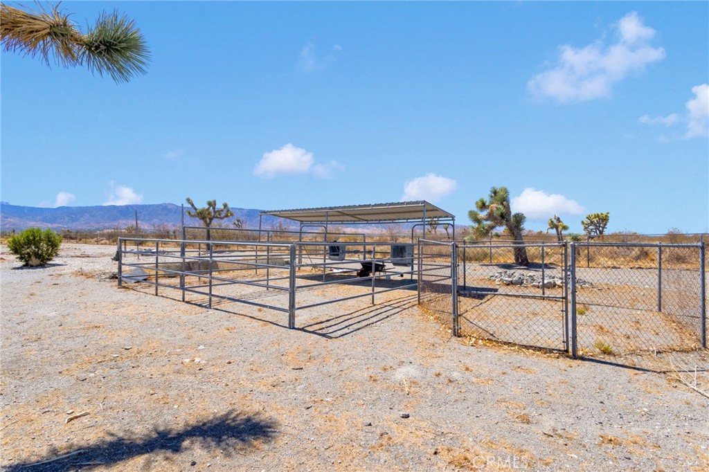 11574 Silver Rock Road Pinon Hills, CA 92372 - Photo 37 of 56