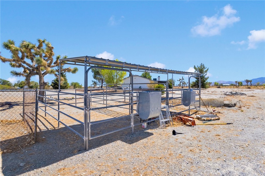 11574 Silver Rock Road Pinon Hills, CA 92372 - Photo 38 of 56