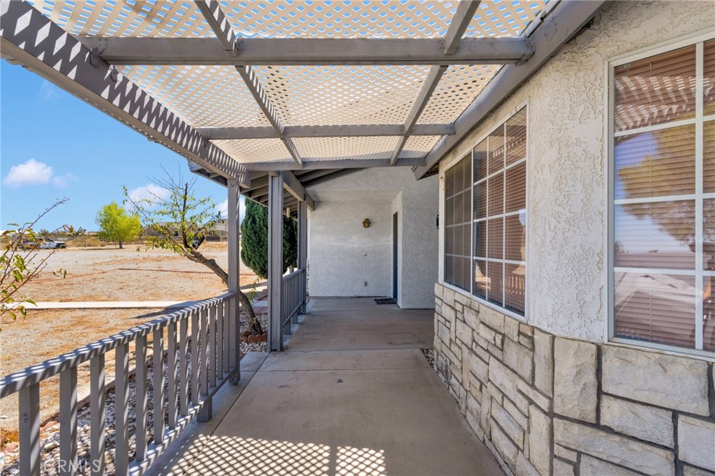 11574 Silver Rock Road Pinon Hills, CA 92372 - Photo 5 of 56