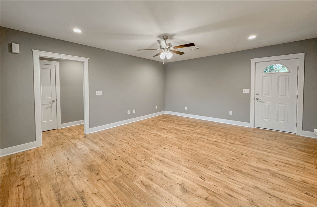 107 West Wesley Street Walhalla, SC 29691 - Photo 11 of 49