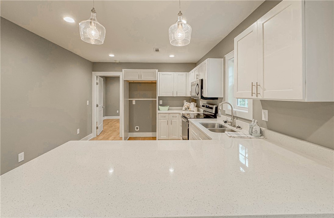 107 West Wesley Street Walhalla, SC 29691 - Photo 12 of 49