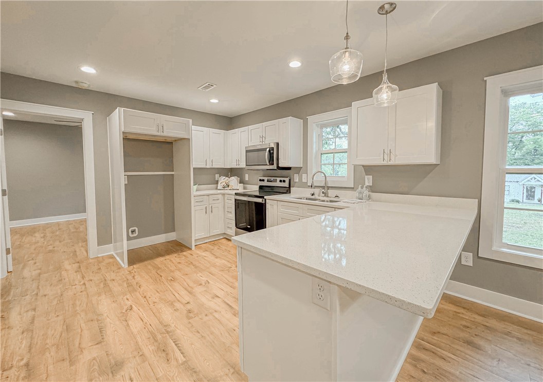 107 West Wesley Street Walhalla, SC 29691 - Photo 13 of 49