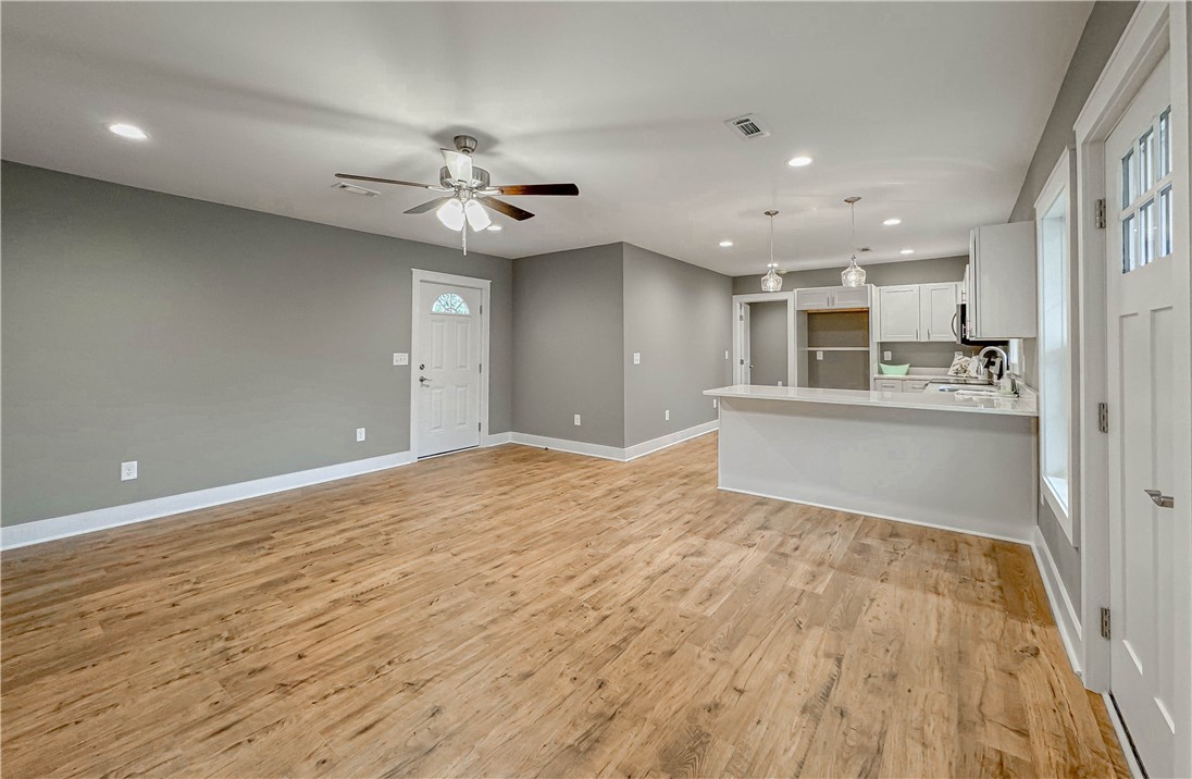 107 West Wesley Street Walhalla, SC 29691 - Photo 9 of 49