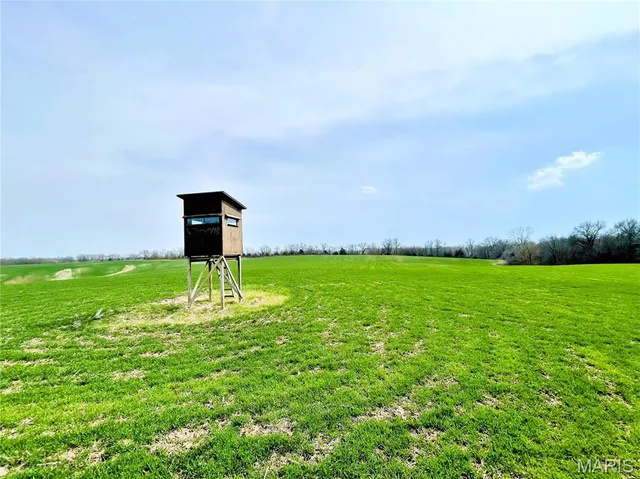 $737,500 | 0 145th Avenue, La Belle, MO 63447