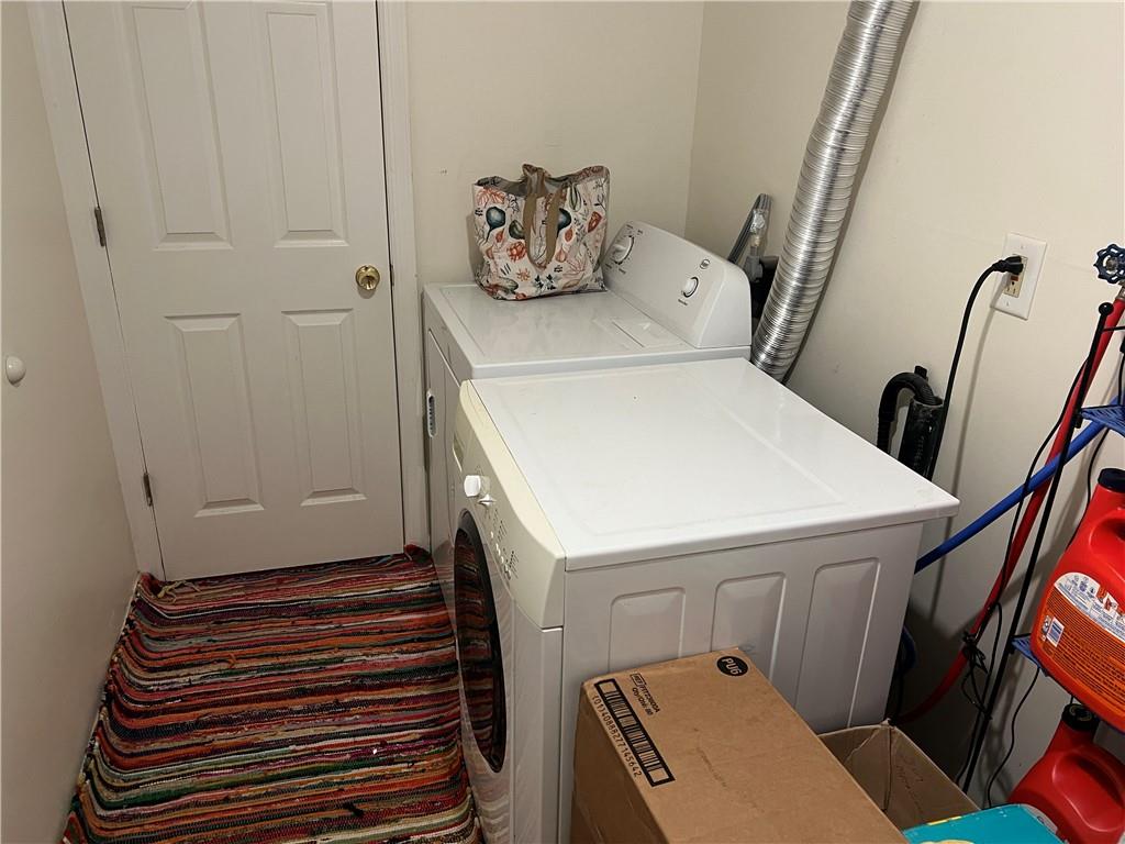 309 Magazine Street Carnegie, PA 15106 - Photo 15 of 18 a bathroom with a sink and toilet