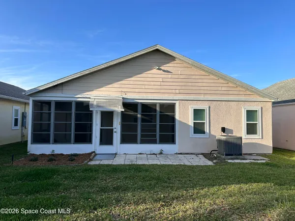 $2,000 | 976 South Fork Circle, Melbourne, FL 32901