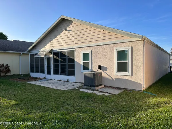 $2,000 | 976 South Fork Circle, Melbourne, FL 32901