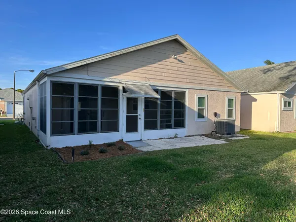 $2,000 | 976 South Fork Circle, Melbourne, FL 32901