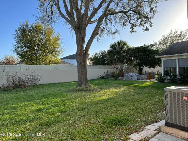 $2,000 | 976 South Fork Circle, Melbourne, FL 32901