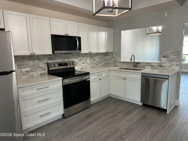 $2,000 | 976 South Fork Circle, Melbourne, FL 32901