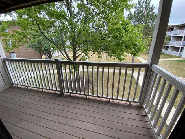 $1,700 | 125 North Gregory Street, Unit 10, Aurora, IL 60504