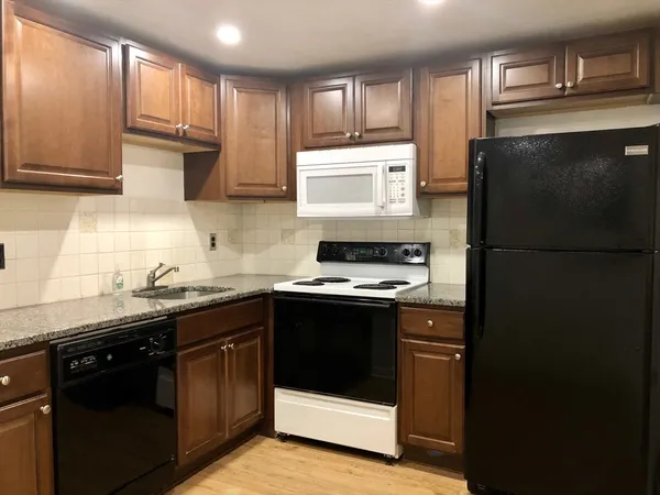 $2,250 | 384 Great Road, Unit A 103, Acton, MA 01720
