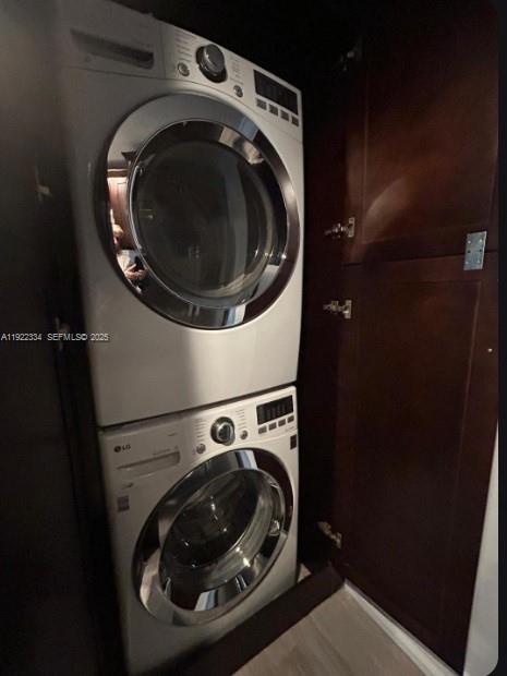 35 Northeast 12th Avenue, Unit 35 Homestead, FL 33030 - Photo 13 of 22 a utility room with dryer and washer