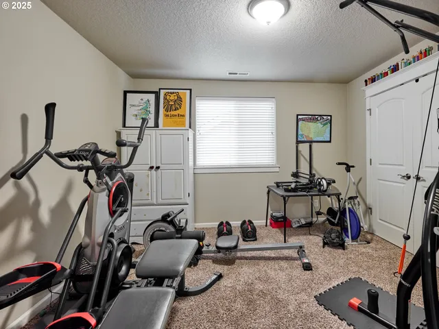 a en suite bathroom with a sink and a mirror