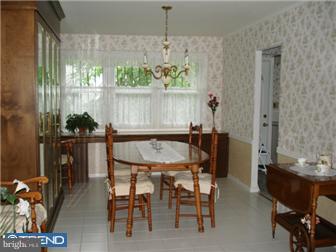 9205 Pine Road Philadelphia, PA 19115 - Photo 4 of 11